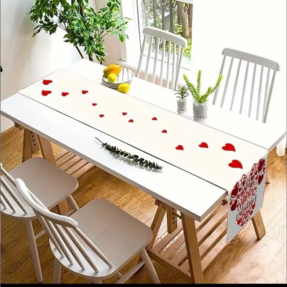 New 13x72 Table Runner Disney Minnie Mouse Valentines Day Fabric Mantel Scarf - Picture 4 of 5